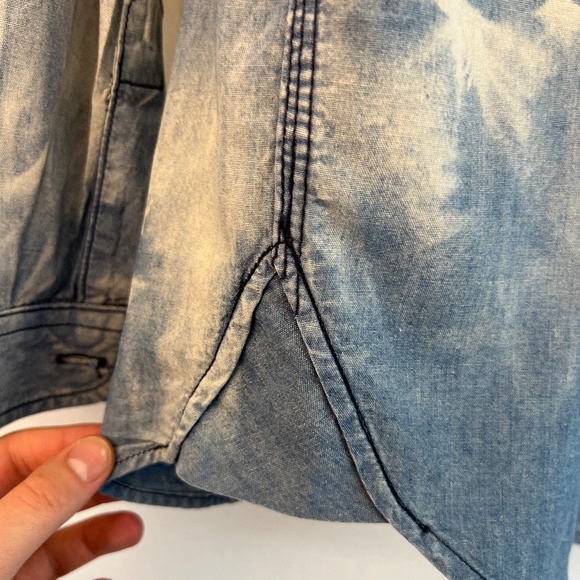 Hudson Jeans - Medium Button Down Shirt - Bleach/Tie Dye Denim - 80% OFF SALE!!! - Picture 8 of 10